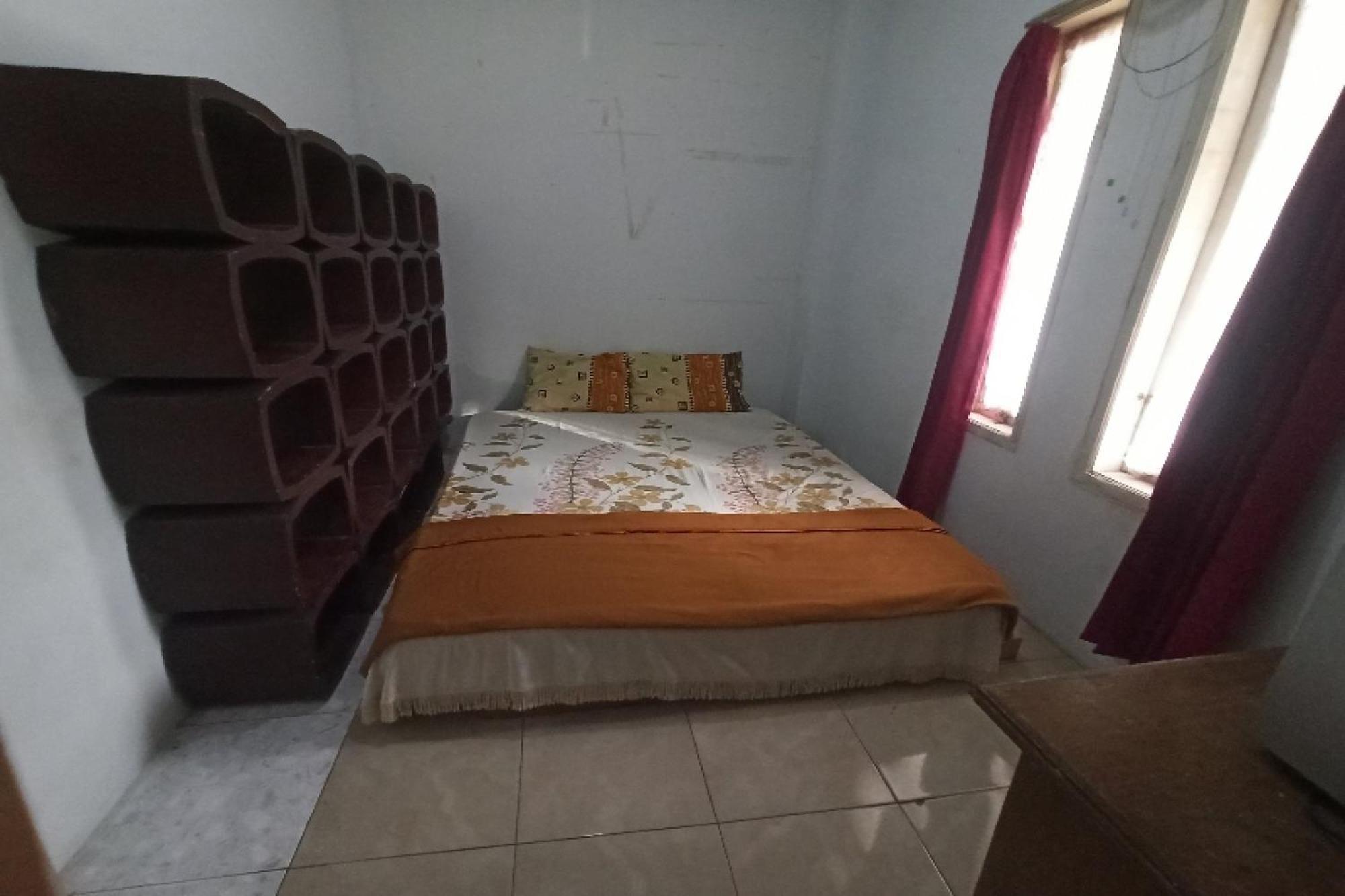 Oyo Life 91339 Pondok Kost Aulia Syariah Garut Exterior photo